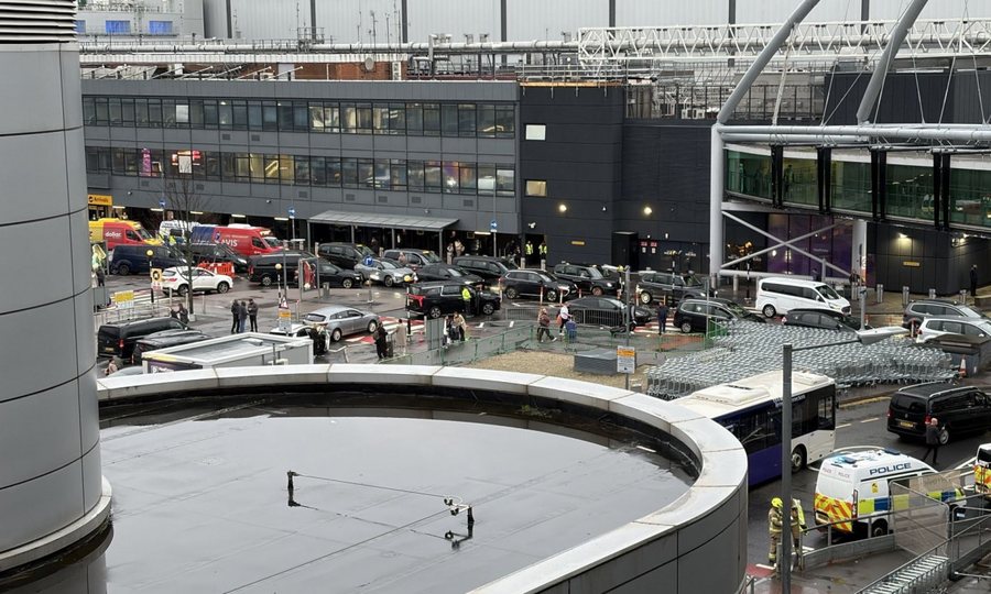 VIDEO/ Kaos në Aeroportin e Heathrow, persona të panjohur