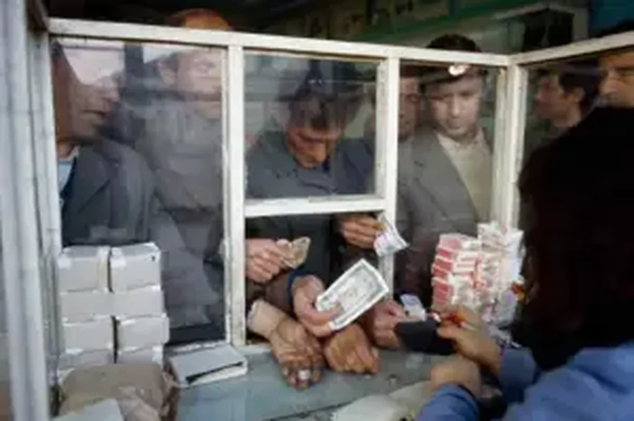 Ndahet nga jeta fotografi britanik që realizoi imazhet më ikonike