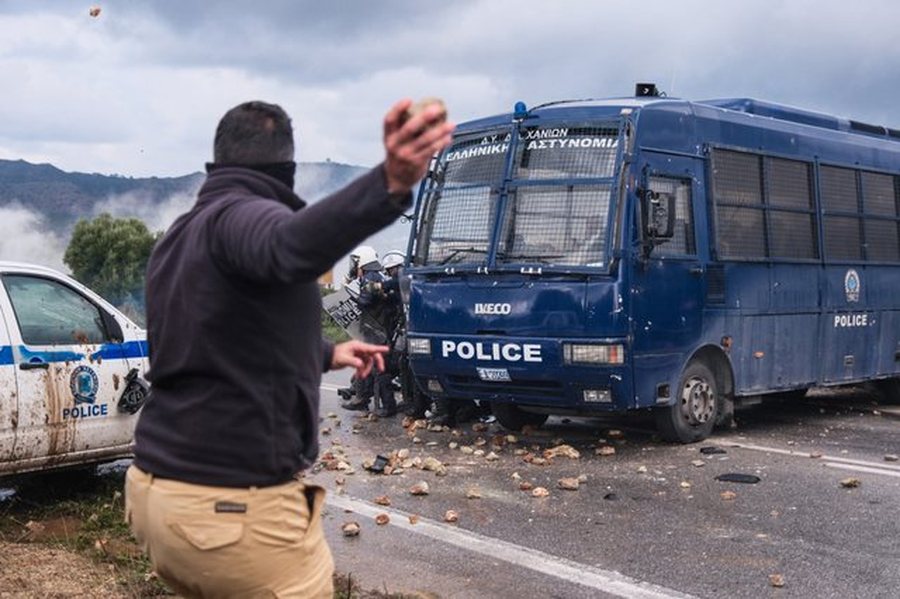 “Gurë, dru dhe gaz lotsjellës” pamje nga përleshjet e
