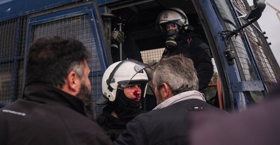 “Gurë, dru dhe gaz lotsjellës” pamje nga përleshjet e