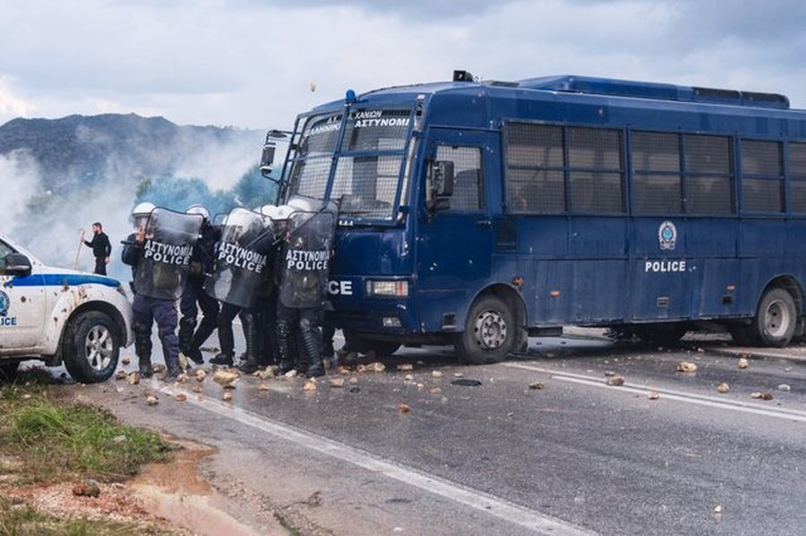“Gurë, dru dhe gaz lotsjellës” pamje nga përleshjet e