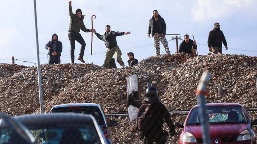 “Gurë, dru dhe gaz lotsjellës” pamje nga përleshjet e