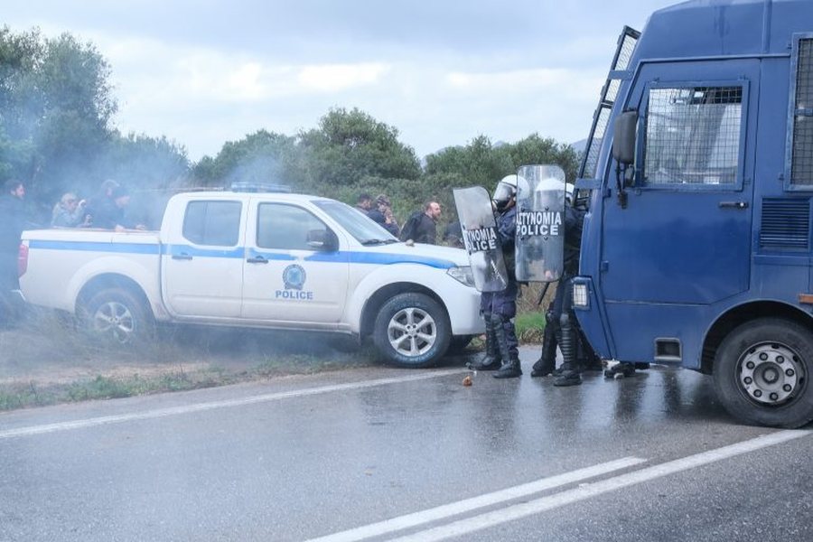 “Gurë, dru dhe gaz lotsjellës” pamje nga përleshjet e