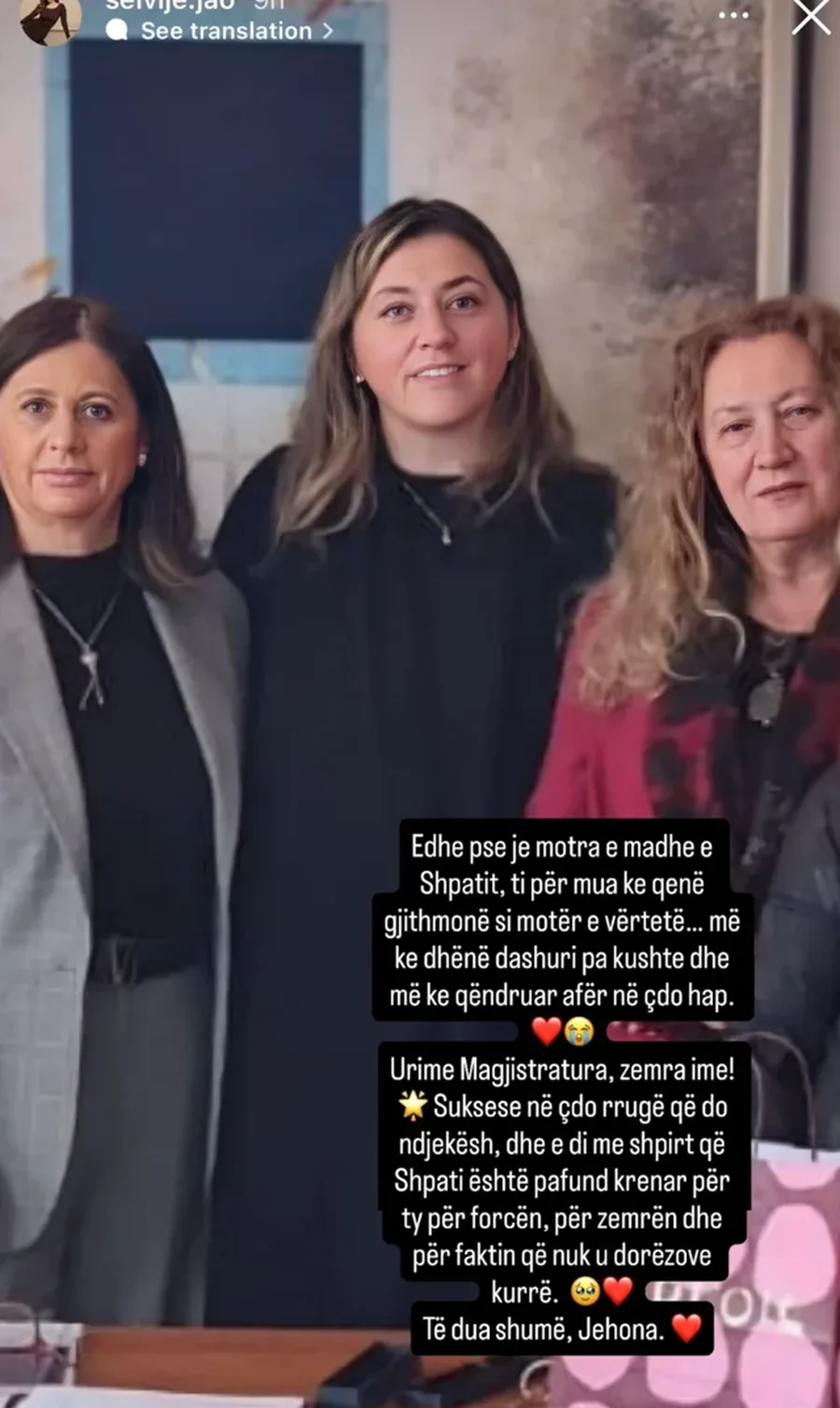 Selvije Jao emocionon me urimin për motrën e Shpat Kasapit: “Nuk