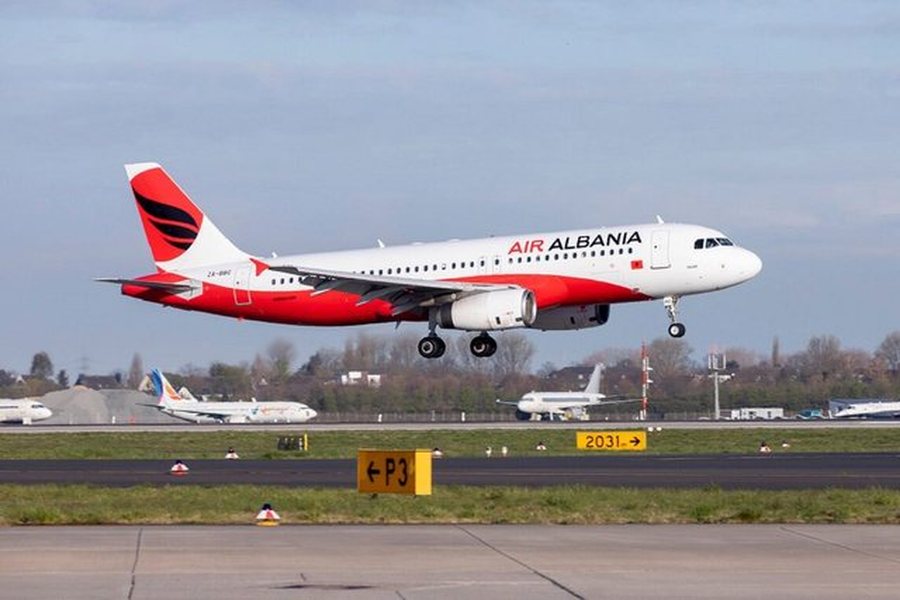 Edhe pse me liçencë të pezulluar, kompania Air Albania vijon
