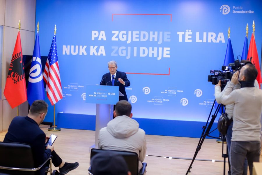 “Gjyqtarët e Kushtetueses po presionohen me video”, Berisha: Ua