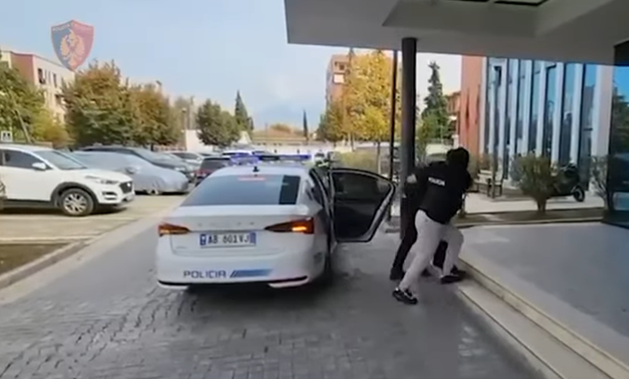 Vidhet me dhun&euml; biznesi tek &ldquo;Kthesa e Kamz&euml;s&rdquo;, nj&euml;