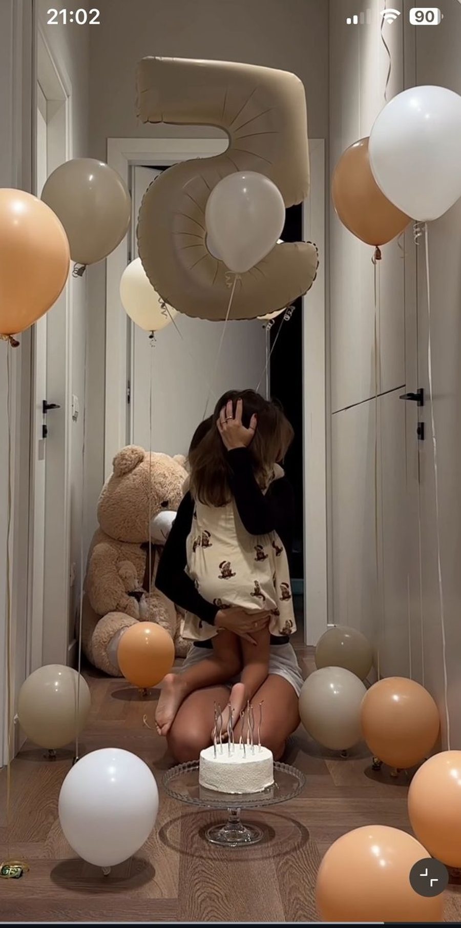 FOTO/ Poem Blu feston datëlindjen, urimi i Sara Hoxhës dhe postimi