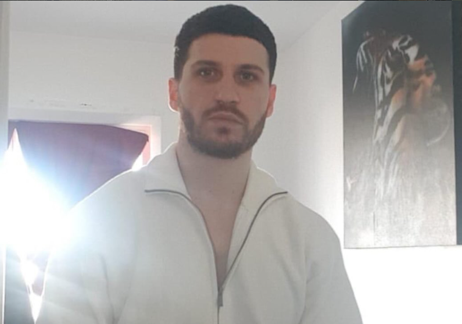 Plagoset me arm&euml; n&euml; Durr&euml;s personazhi i TikTok,