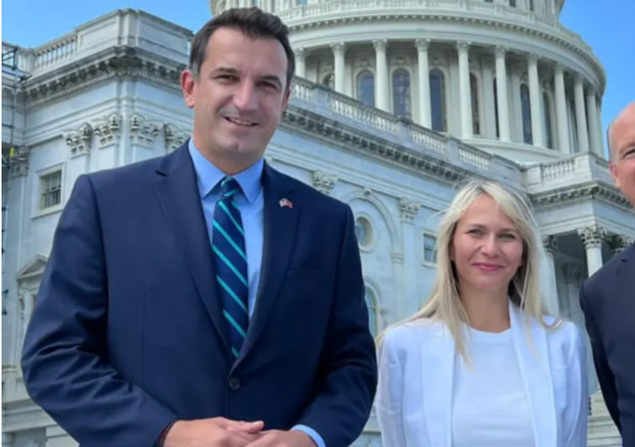 "Shtriju tek dera derisa t&euml; mbarosh pun&euml;", Ristani uron