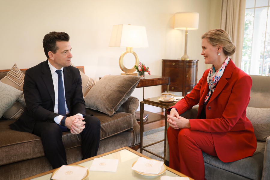 E ngarkuara me pun&euml; e SHBA takohet me Agron Shehajn! Ambasada: D&euml;gjuam