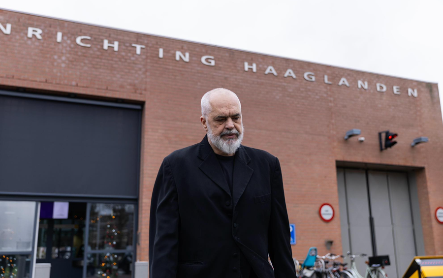 &ldquo;Godina ku luhet teatri i turpit&rdquo;, Rama pas vizit&euml;s n&euml;