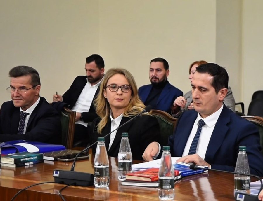 Vendimi n&euml; K&euml;shillin e Mandateve: An&euml;tar&euml;t do marrin USB me