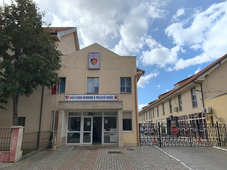 Ngjarje e r&euml;nd&euml; n&euml; Kuk&euml;s, dy persona plagosen me arm&euml;