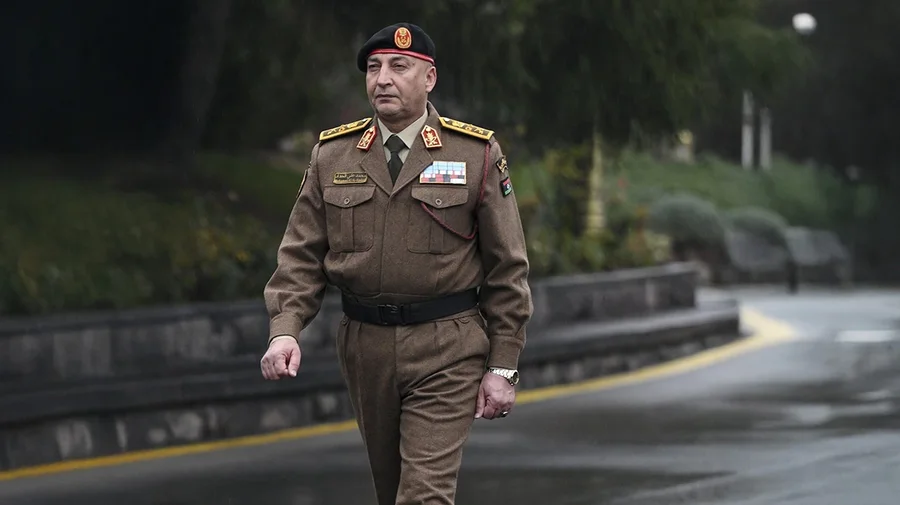 VIDEO/ Rr&euml;zohet avioni q&euml; mbante komandantin e ushtris&euml; s&euml;