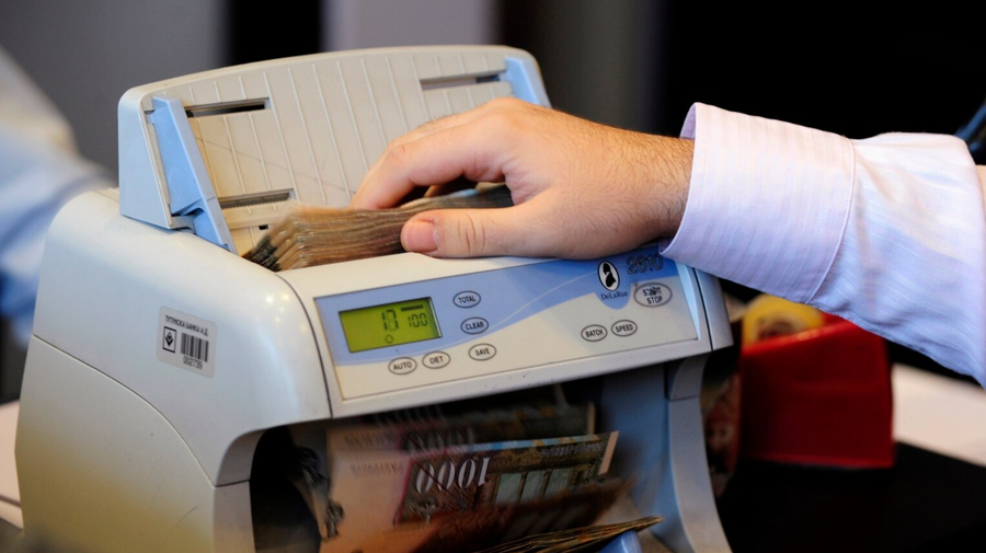 50% e t&euml; pun&euml;suarve nuk marrin m&euml; shum&euml; se 52 mij&euml;