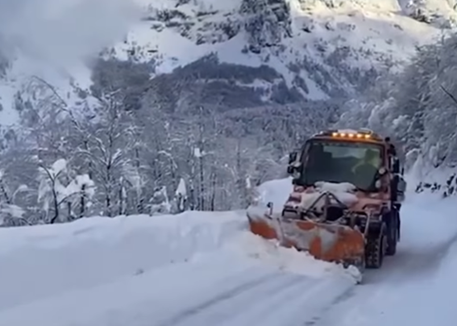 FOTO/ Reshjet e d&euml;bor&euml;s zbardhin zonat malore n&euml; Shkod&euml;r