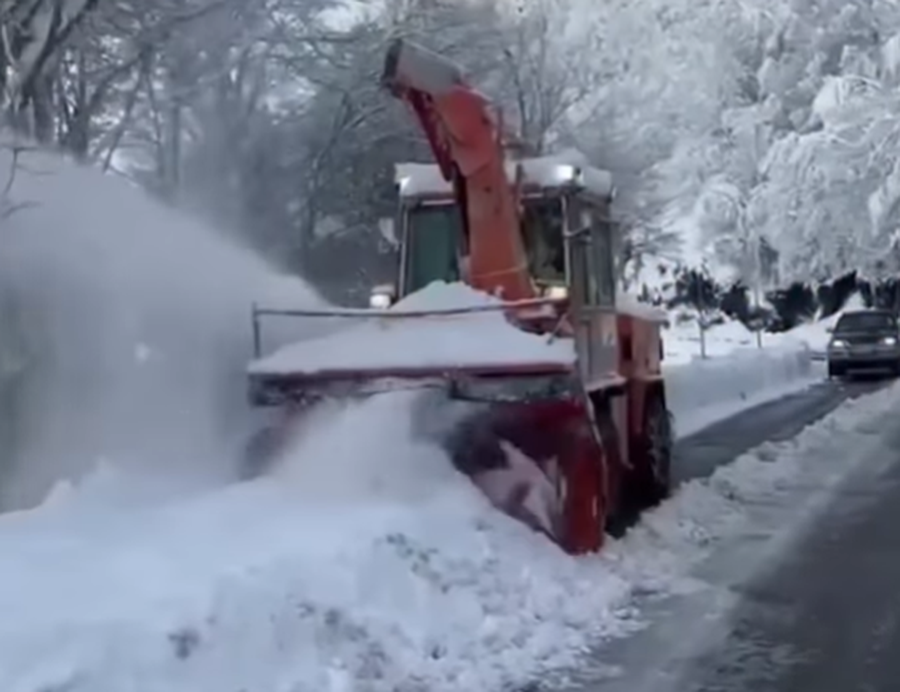 FOTO/ Reshjet e d&euml;bor&euml;s zbardhin zonat malore n&euml; Shkod&euml;r