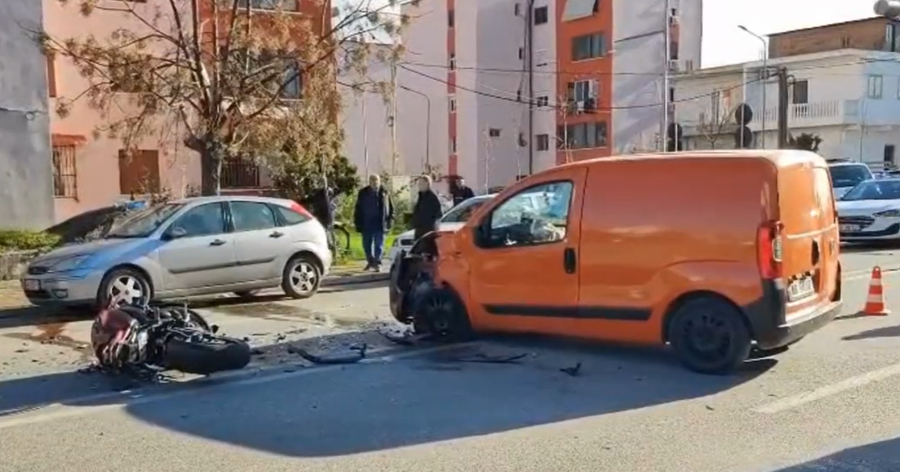 Aksident n&euml; Lushnj&euml;, plagoset r&euml;nd&euml; drejtuesi i motorit!