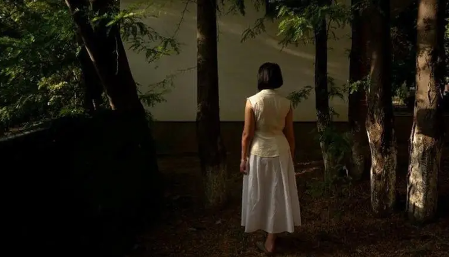 "Kryenim pun&euml; t&euml; r&euml;nda", studentja shqiptare flet