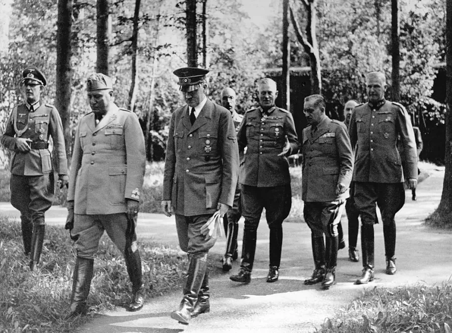 "Foleja e Ujkut": Brenda streh&euml;s sekrete t&euml; Hitlerit n&euml;