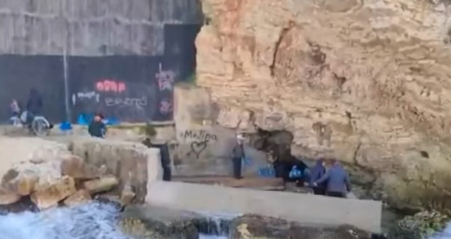 Defekt i r&euml;nd&euml;, prej 48 or&euml;sh qytetar&euml;t e Vlor&euml;s pa