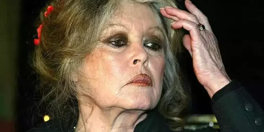 Nd&euml;rron jet&euml; ylli i filmit francez, Brigitte Bardot! Historia e