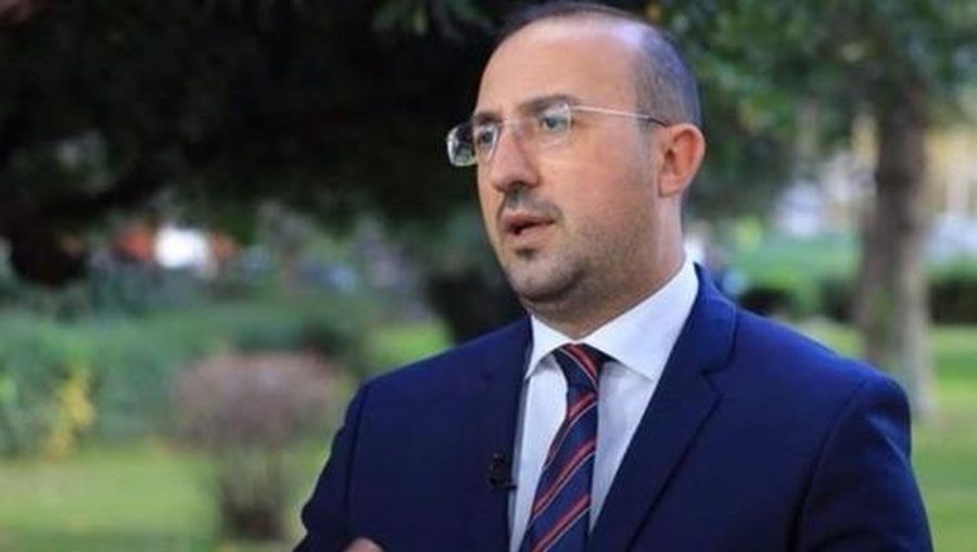 Saimir Korreshi zbulon arsyen pse ndjek Big Brother VIP5: &Euml;sht&euml;