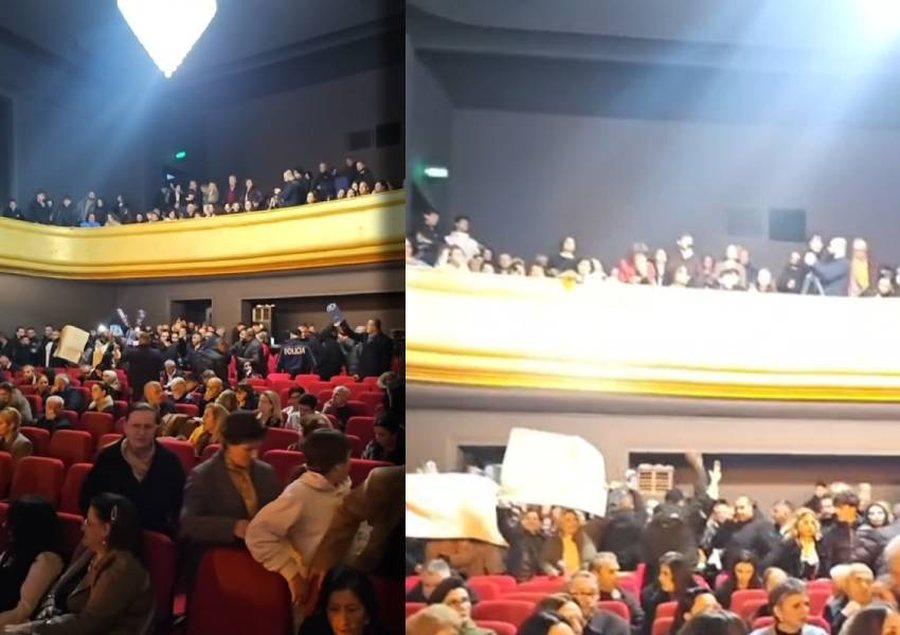 4 dit&euml; pa uj&euml;, banor&euml;t e Vlor&euml;s dalin n&euml; protest&euml;!