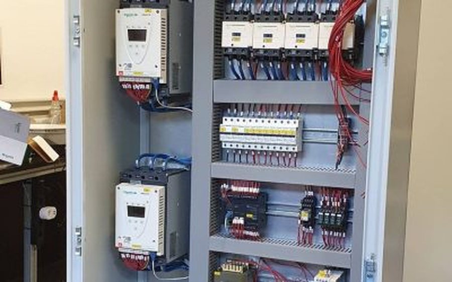 E r&euml;nd&euml; n&euml; Shkod&euml;r: shp&euml;rthen paneli elektrik, humb