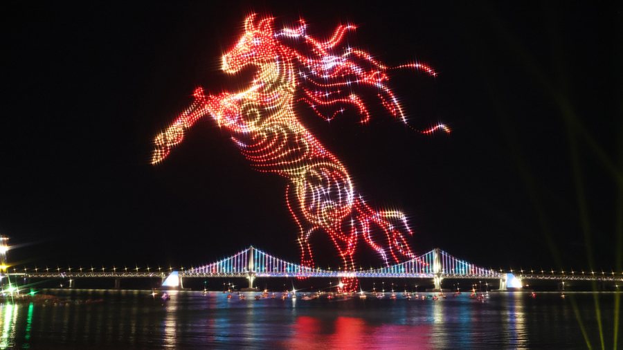 Bota mir&euml;priti vitin 2026: Shfaqje mbres&euml;l&euml;n&euml;se