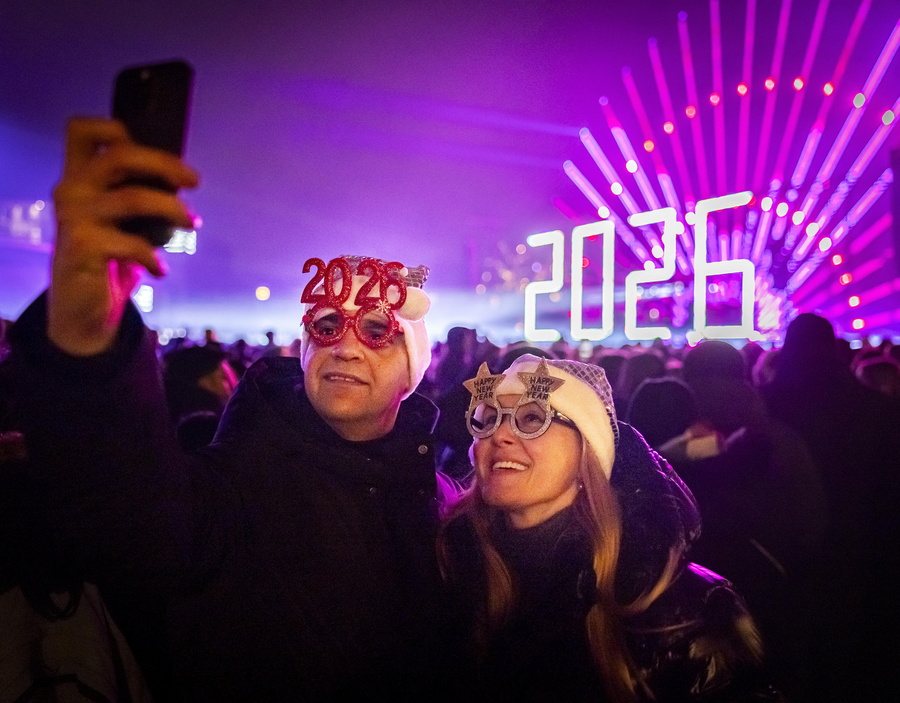 Bota mir&euml;priti vitin 2026: Shfaqje mbres&euml;l&euml;n&euml;se