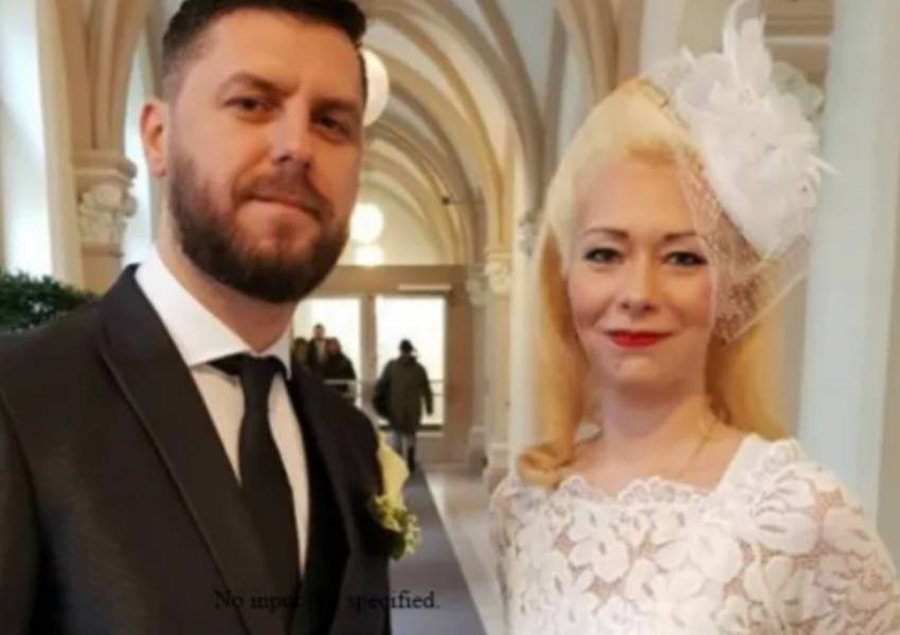 Foto nga dita e dasm&euml;s, zbulohet potreti i i partneres s&euml; Mirit!