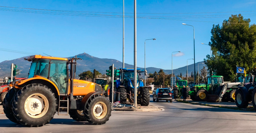 Fermer&euml;t grek&euml; vijojn&euml; protestat pas festave, bllokohet edhe sot