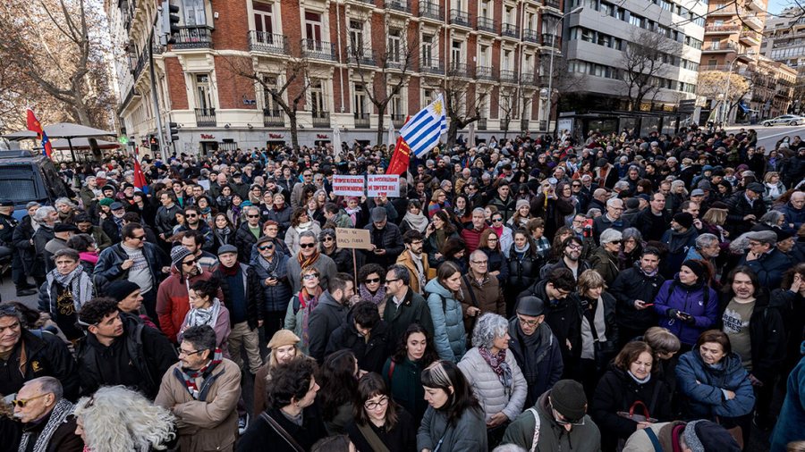 Protesta masive jasht&euml; ambasad&euml;s amerikane n&euml; Madrid p&euml;r