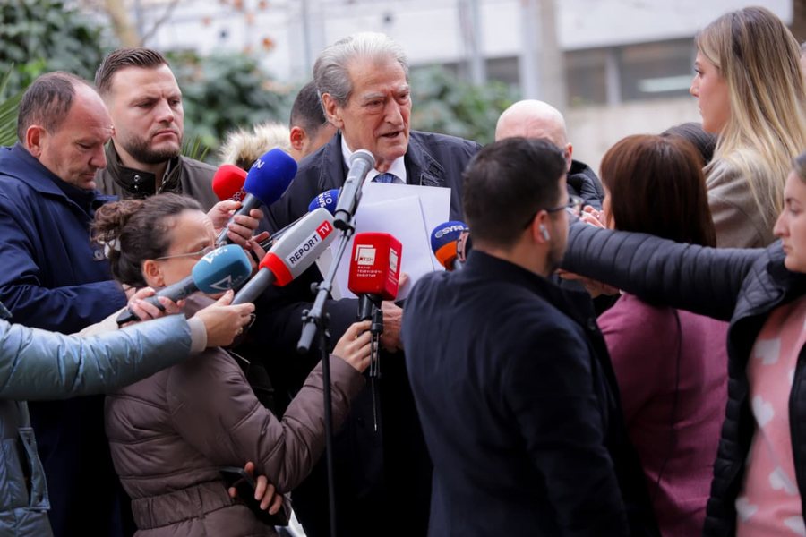 &ldquo;Kan&euml; shtuar akuz&euml; tjet&euml;r ndaj meje&rdquo;, Berisha n&euml;