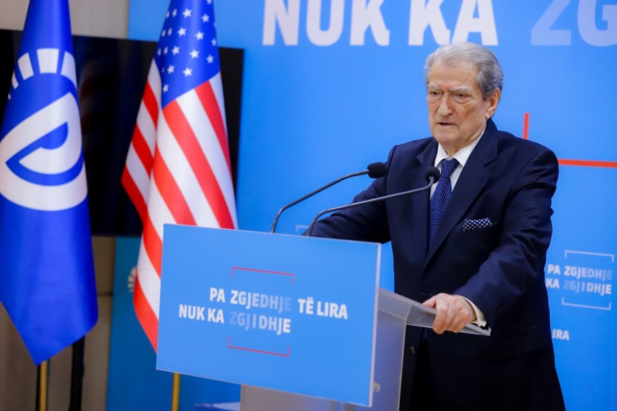 Lapaj, Shehaj dhe Qori refuzuan ftes&euml;n e tij, Berisha: T&euml; presim deri