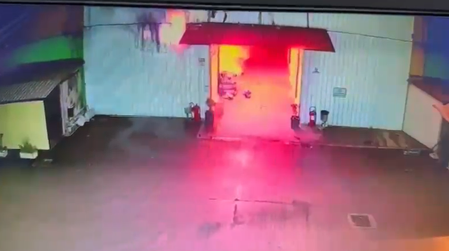 VIDEO/ U shkrumbuan 50 magazina, Versus.al siguron pamjet e momentit kur nisi