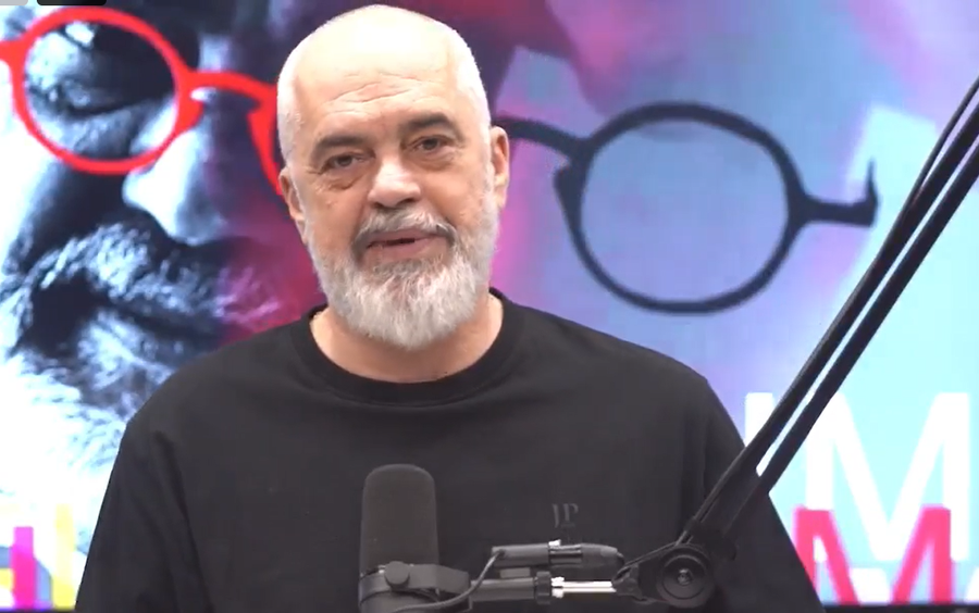 Rama: Hedhjet e plastik&euml;s n&euml; rrug&euml;, krim, plehrat q&euml; sjellin