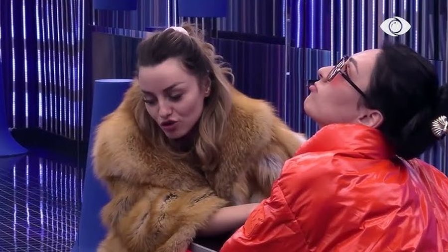 'Shko puthu nga “Myslym Shyri”'/ Debat i fortë