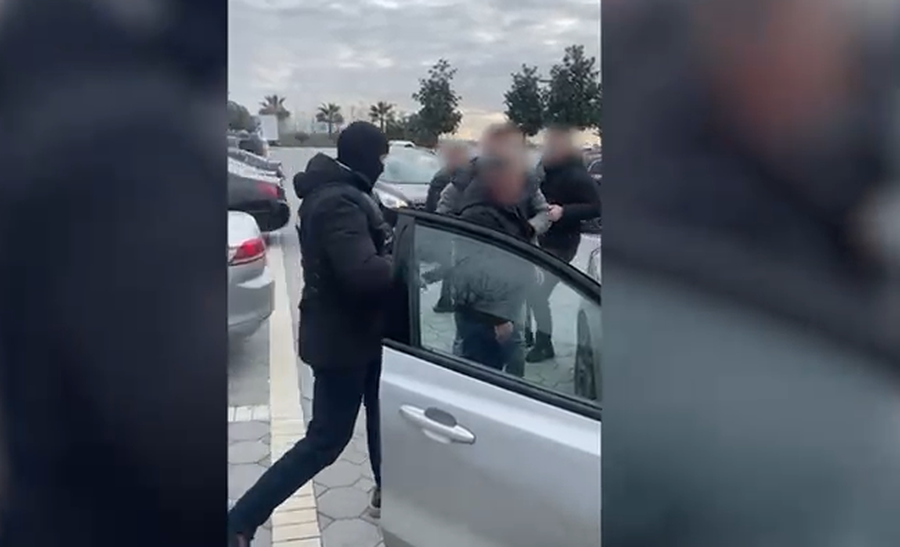 Transportonte 60 kg kanabis, kapet 52 vjeçari në Fushë