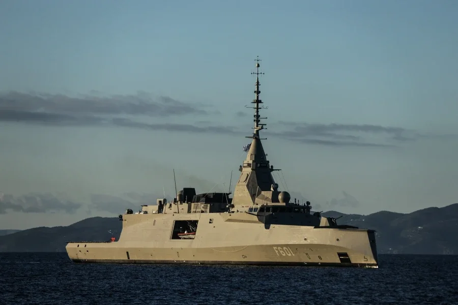 Greqia blen fregata dhe &ldquo;thumbon&rdquo; Turqin&euml;: Nuk duhet t&euml;