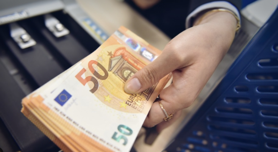 Transfertat komb&euml;tare n&euml; Euro u rrit&euml;n p&euml;r t&euml; tretin