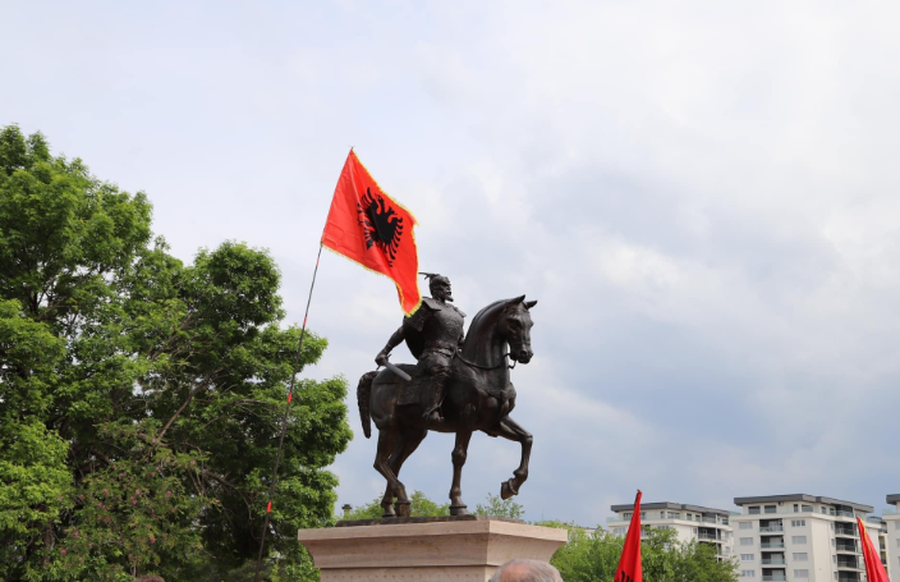 Figura m&euml; e r&euml;nd&euml;sishme e kombit shqiptar, sot 558 vite nga