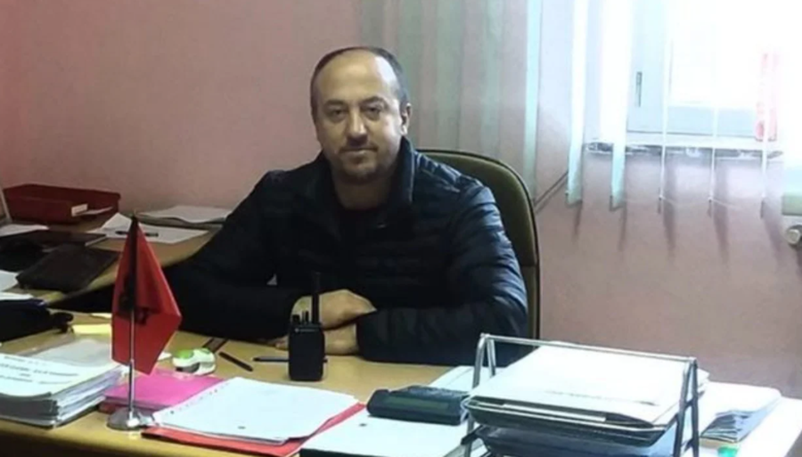 U komandua 4 dit&euml; m&euml; par&euml; si drejtor n&euml; burgun e