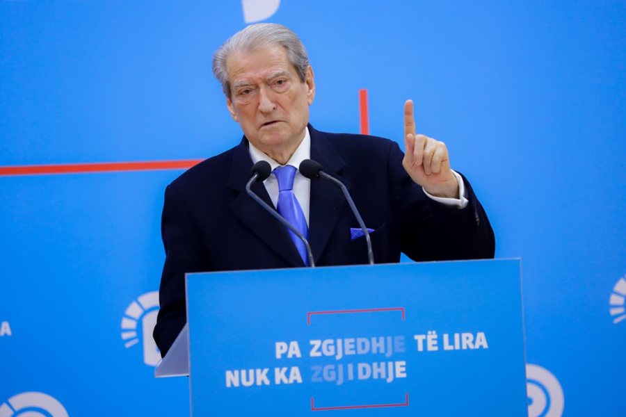 "Survejon &ccedil;do l&euml;vizje t&euml; shqiptar&euml;ve edhe n&euml;