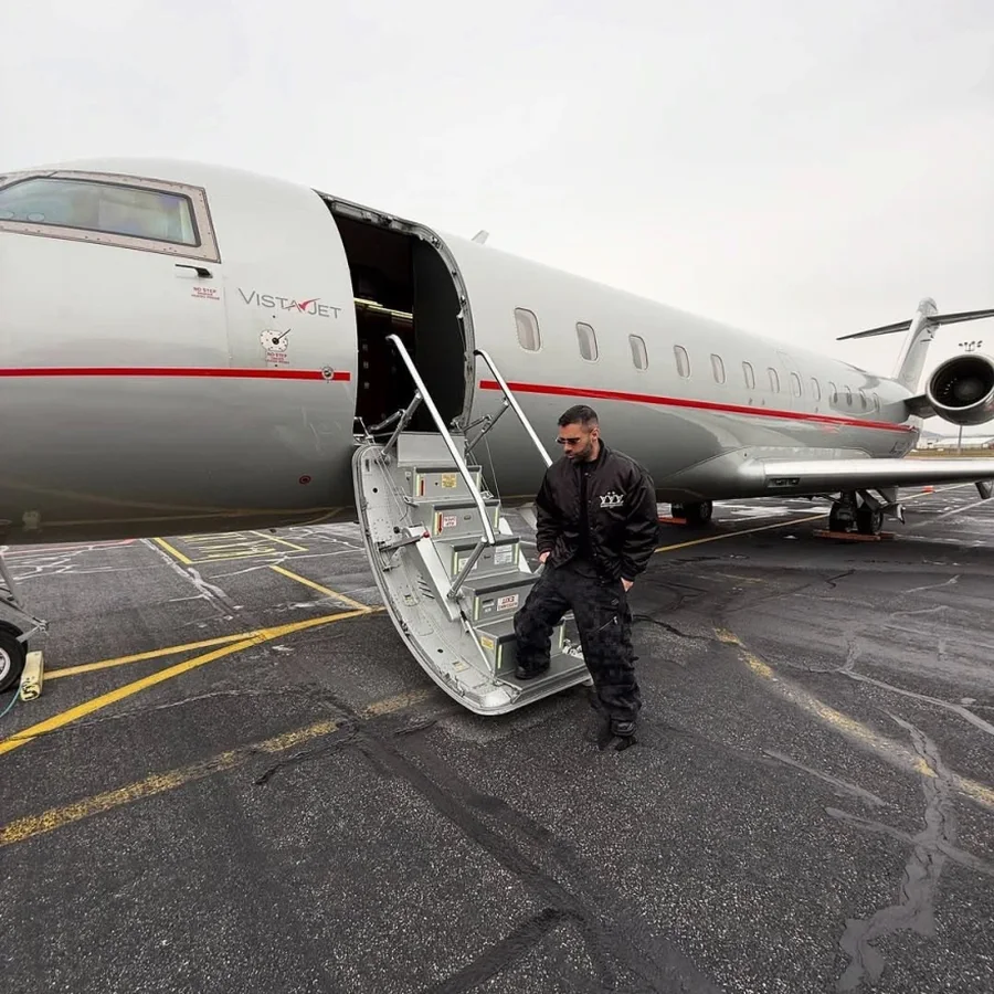 Avion&euml; privat&euml;, &ccedil;anta firmato dhe supermakina: Jeta luksoze e