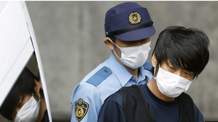 Vrau ish-kryeministrin e Japonis&euml; gjat&euml; tubimit, autori d&euml;nohet