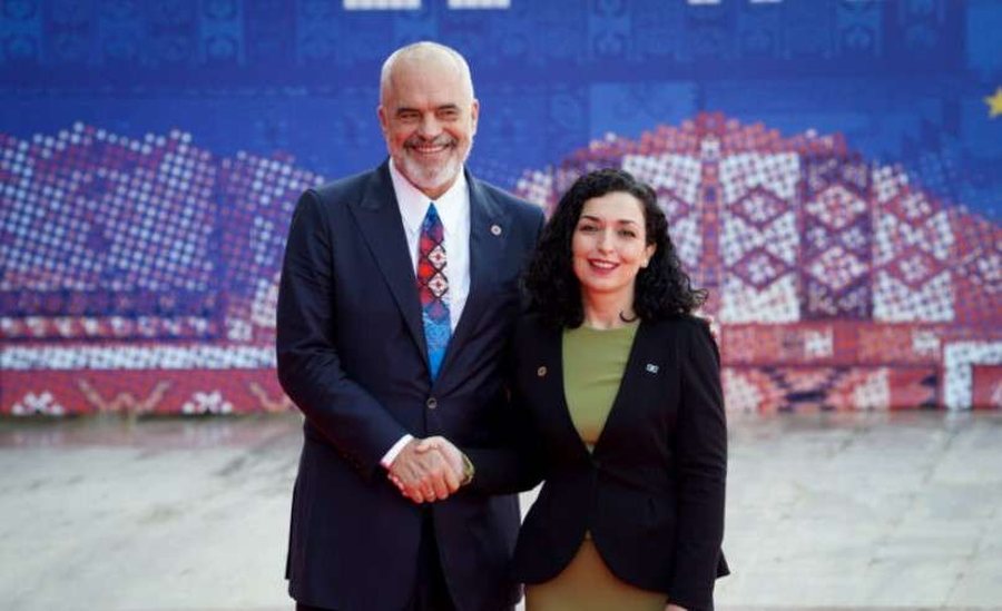 Rama uron Presidenten Osmani p&euml;r ftes&euml;n n&euml; Bordin e Paqes: