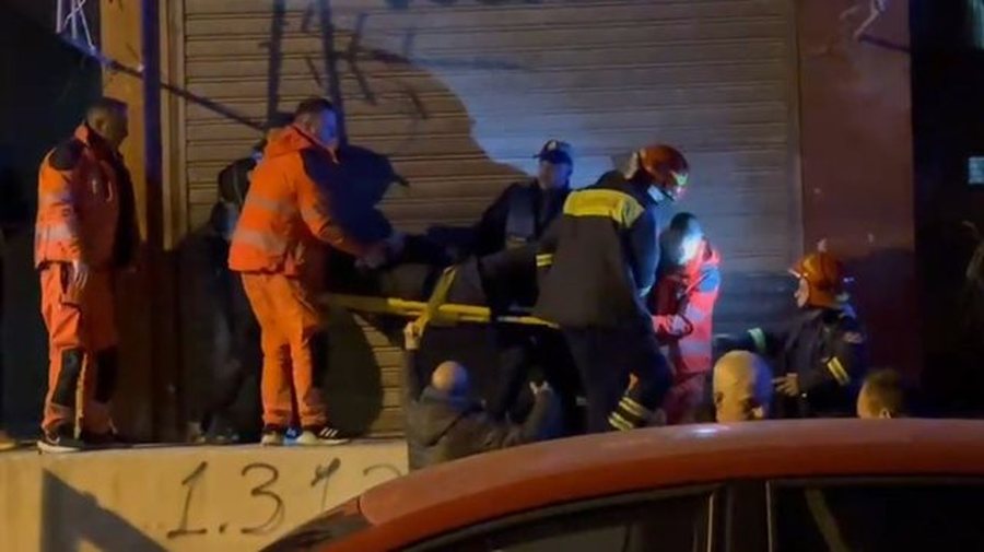 M&euml;suesi bie nga kati i gjasht&euml; dhe mbetet i varur, shp&euml;tohet nga